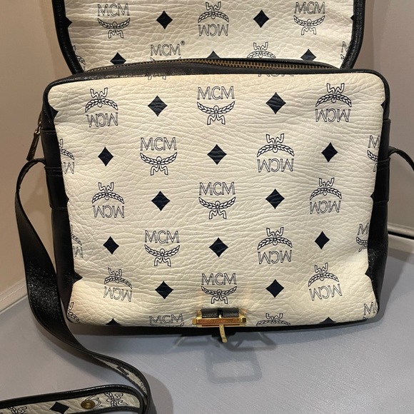 EUC MCM Patterned White & Black Crossbody Bag Purse VTG Gold HW Leather Auth!! - Picture 7 of 16